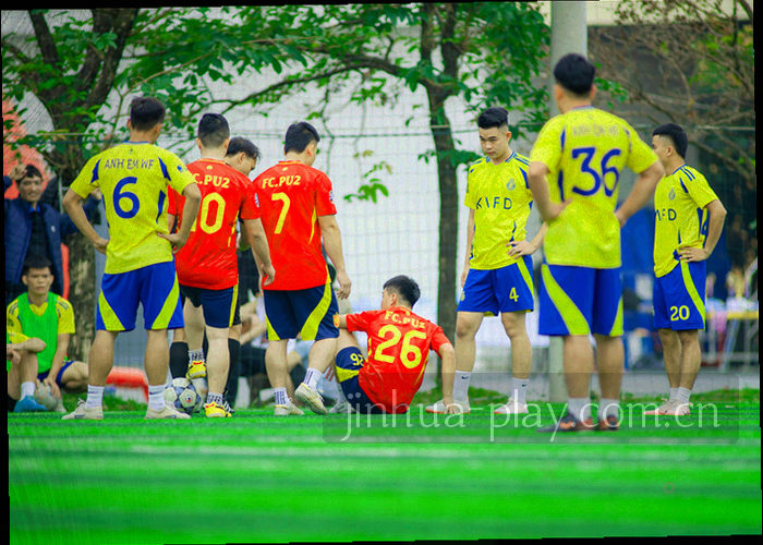 下载、校验、启动三个动作的图标化组合示意